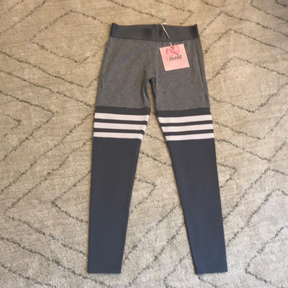 Bombshell sportswear leggings size small